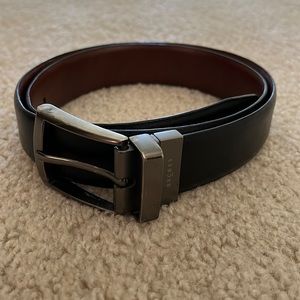 Axcess reversible belt